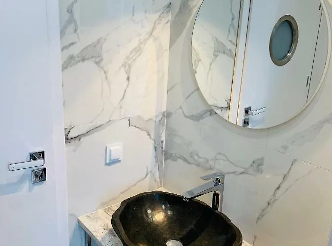 Pod żaglami 格丁尼亚